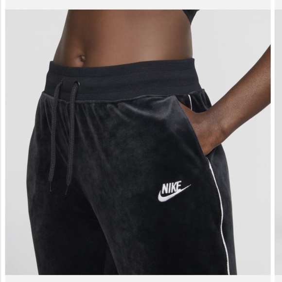 Nike Sportswear Velour Heritage pants - Picture 2 of 6